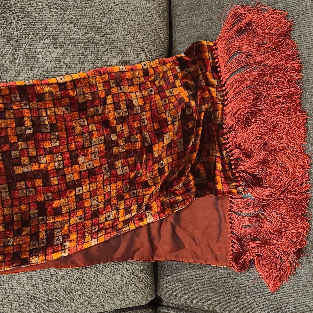 Vintage Tahari beautiful long scarf with fringes